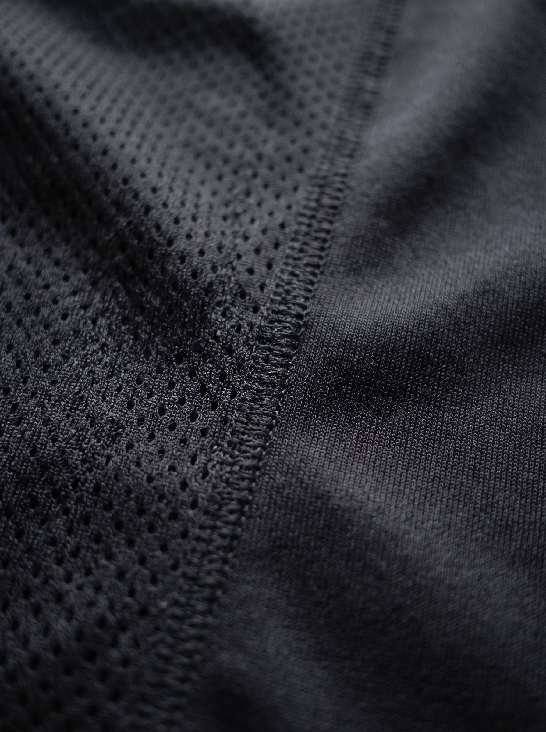 Box Out Shooting Shirt in Black, detail close-up